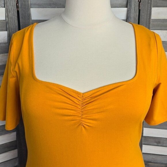 Women's Slim Fit Cinched Short Sleeve Sweetheart Neck Top | Ava & Viv | 4X - Picture 4 of 12